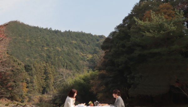 【春の催し】川床へのお誘い～3月29日は湯本温泉「川床開き」。「川床カフェ」「川床会議」プランを始めます（3月30日～6月30日）