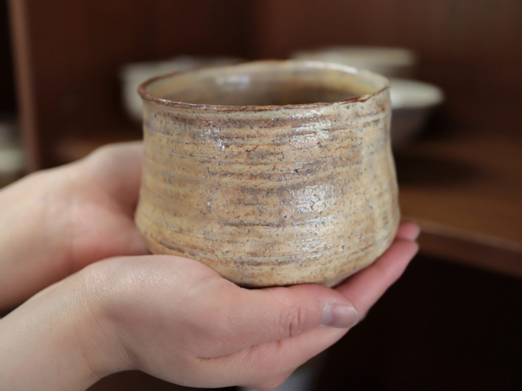 【萩焼】萩焼深川窯の陶芸家・坂倉正紘氏の器を仕入れました～萩焼ギャラリーより