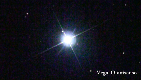 【August in the Observatory】Look up with your children and try to find the Summer's Great Celestial Triangle!