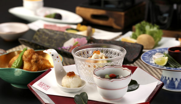 【山口の食】本場山口の味｢とらふぐ｣、海の幸が凝縮された濃厚出汁の｢あけぼの鍋｣であたたまる冬会席のご案内(12月～2月)